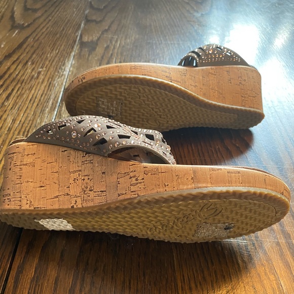 Skechers wedges. Size 8 EUC - Picture 3 of 3